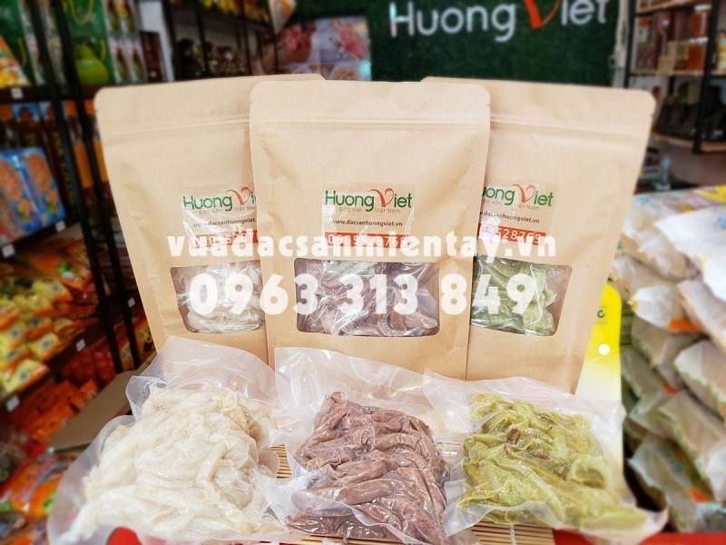 Mứt dừa non Hương Việt đủ 3 vị cho khách hàng lựa chọn